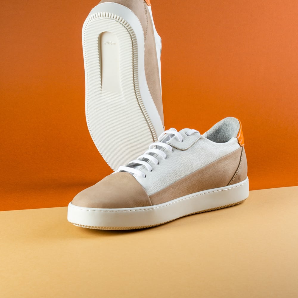 Sneaker image 3